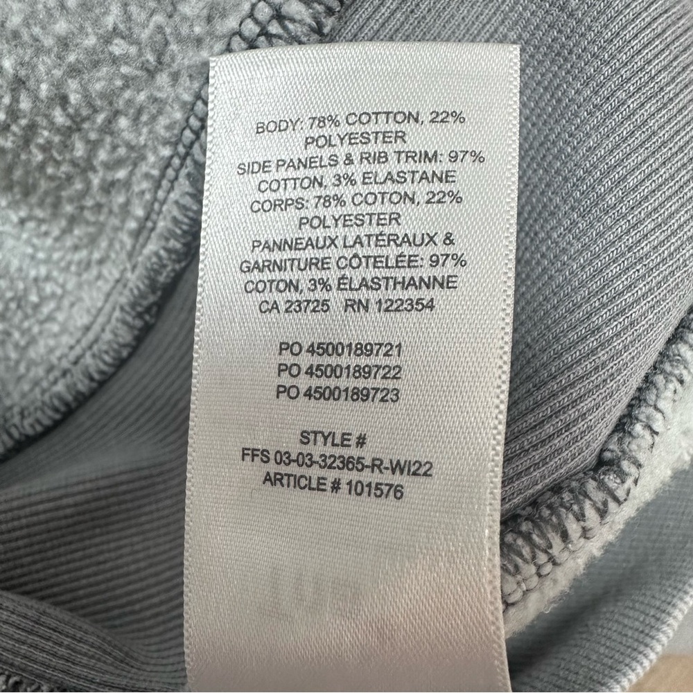 Aritzia TNA Sweatfleece Cozy Fleece BoyfriendFit Crewneck Sweatshirt Medium - Picture 15 of 15